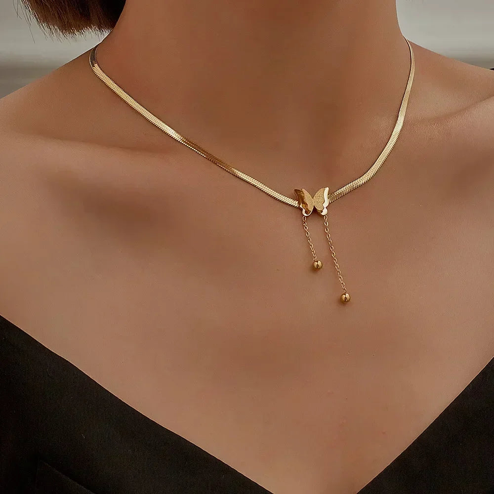 Gümüş Renk Kalp Kolye | Kadın Zarif Kalpli Kolye | Günlük ve Parti Kombinleri İçin Şık Takı | Love Heart Charm Necklace