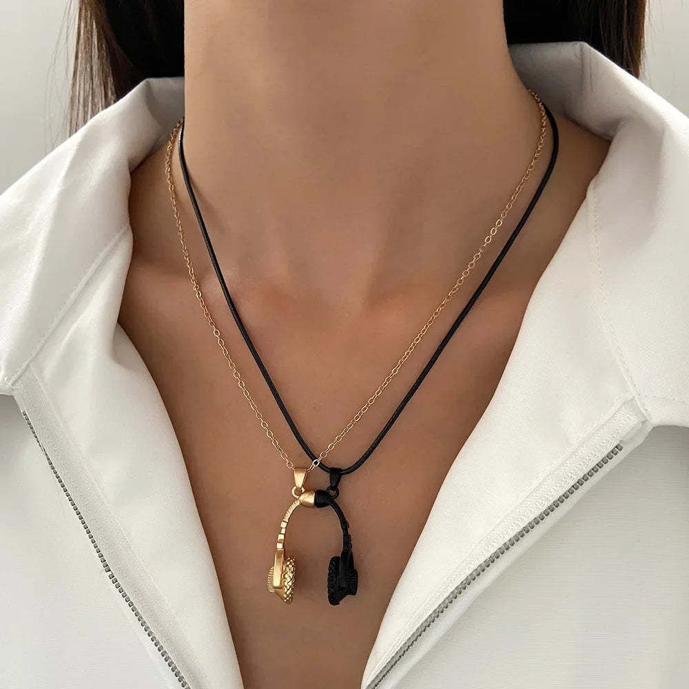 Gümüş Renk Kalp Kolye | Kadın Zarif Kalpli Kolye | Günlük ve Parti Kombinleri İçin Şık Takı | Love Heart Charm Necklace