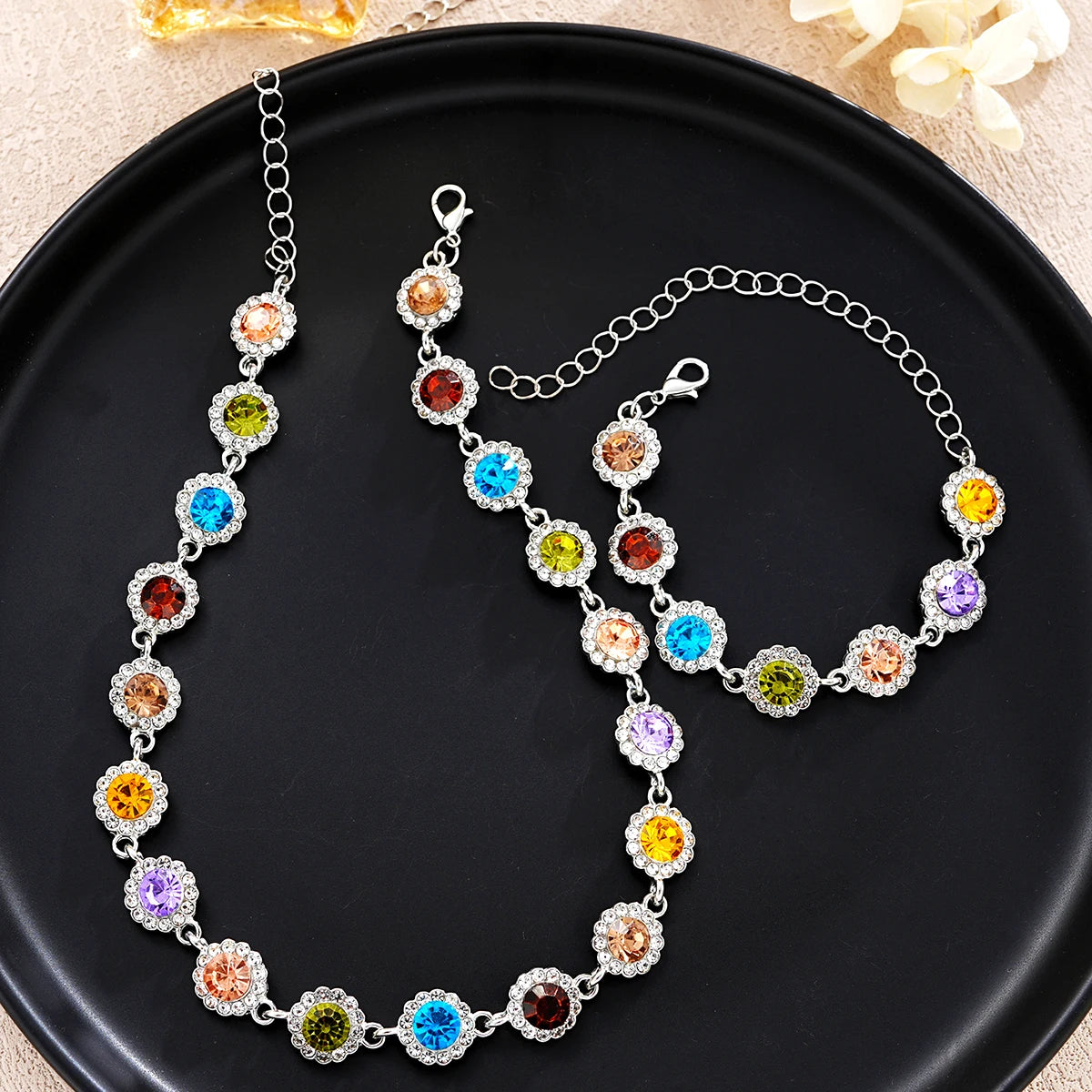 Kore Tarzı Renkli Kristal Choker Kolye & Bileklik Seti | Parlak Taşlı Kadın Moda Takı | Günlük ve Parti Şıklığı İçin